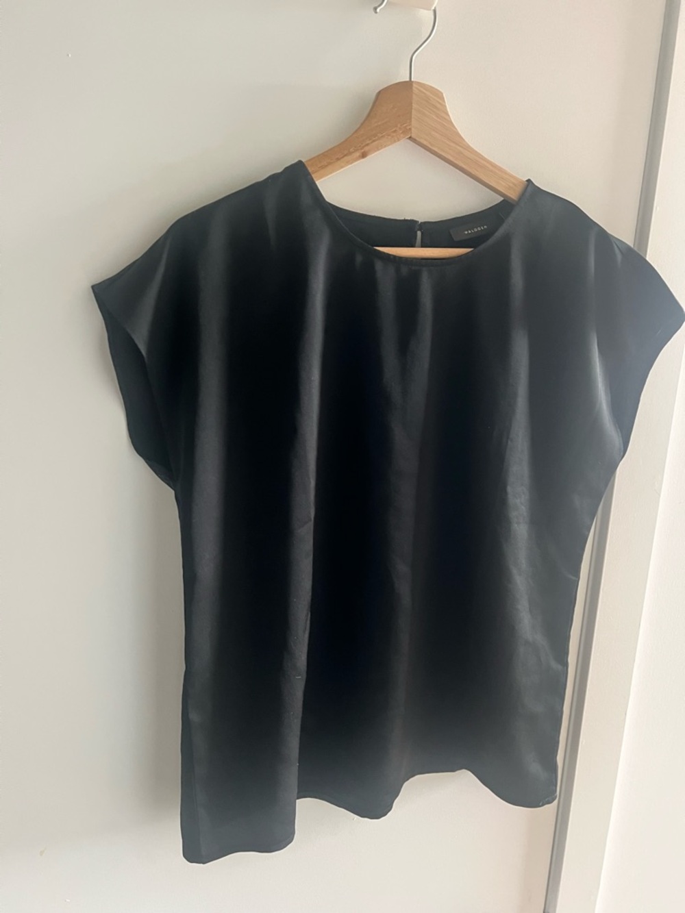 Halogen Black Satin Cap-Sleeve Blouse